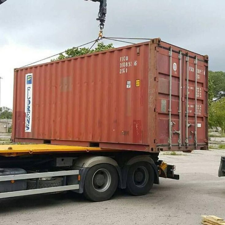 Container 20ft tại Tân Uyên – Phù hợp làm kho vật tư ở những trường hợp nào?